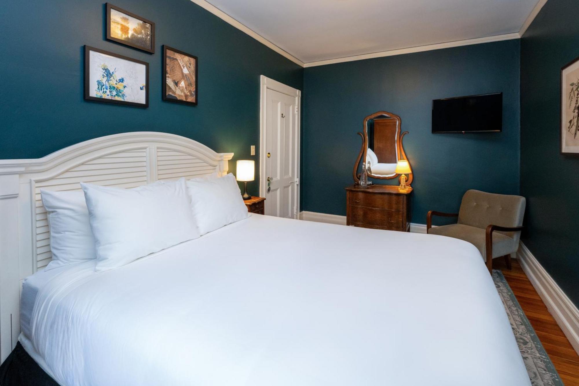 The Constance By The Lenox Collection Hotel Exterior photo
