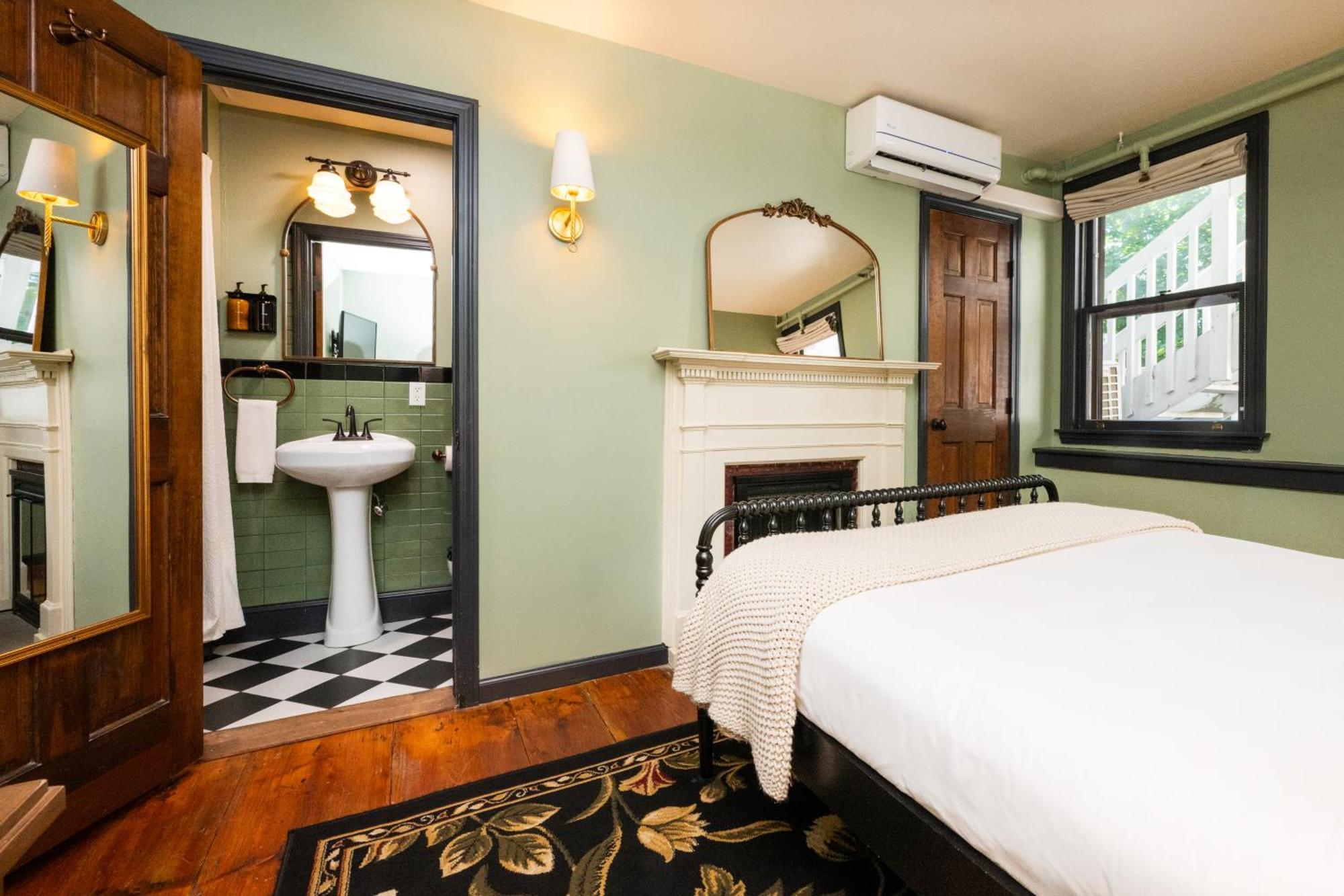 The Constance By The Lenox Collection Hotel Exterior photo