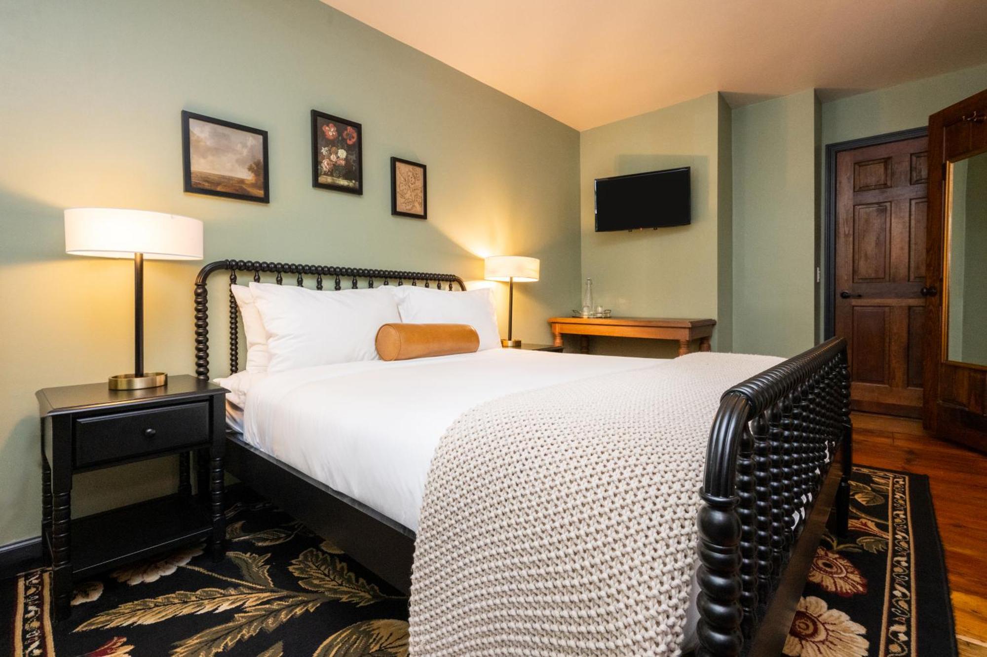 The Constance By The Lenox Collection Hotel Exterior photo
