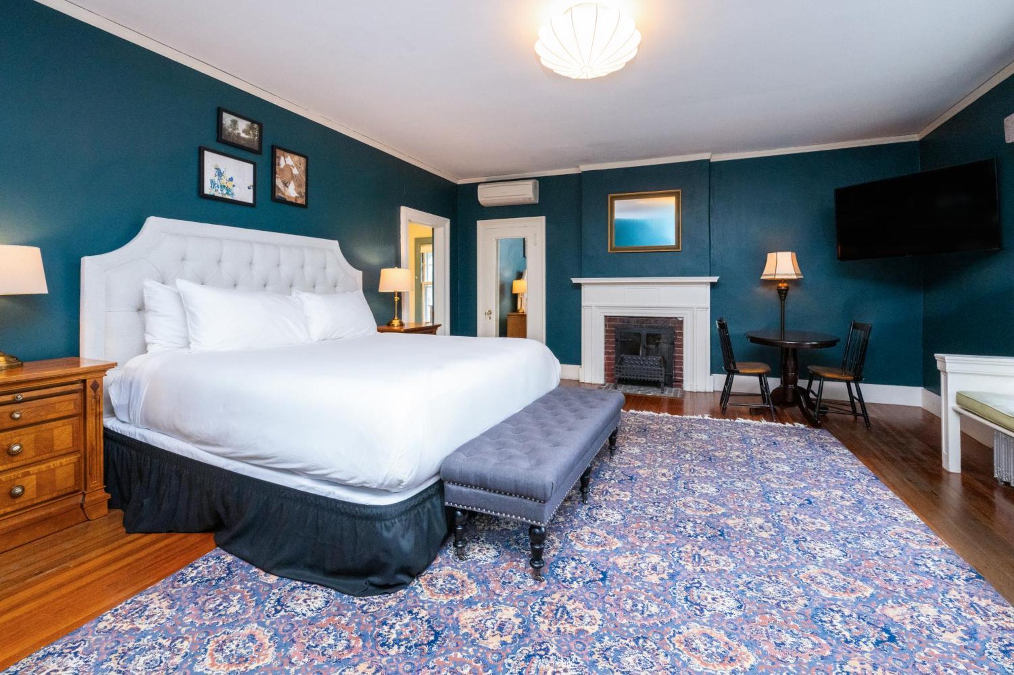 The Constance By The Lenox Collection Hotel Exterior photo